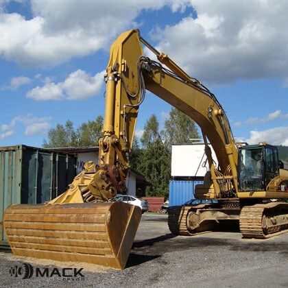 Гусеничный экскаватор Caterpillar 330D с планировочным ковшом 