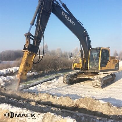 Аренда гусеничного экскаватора Volvo EC210BLC с гидромолотом