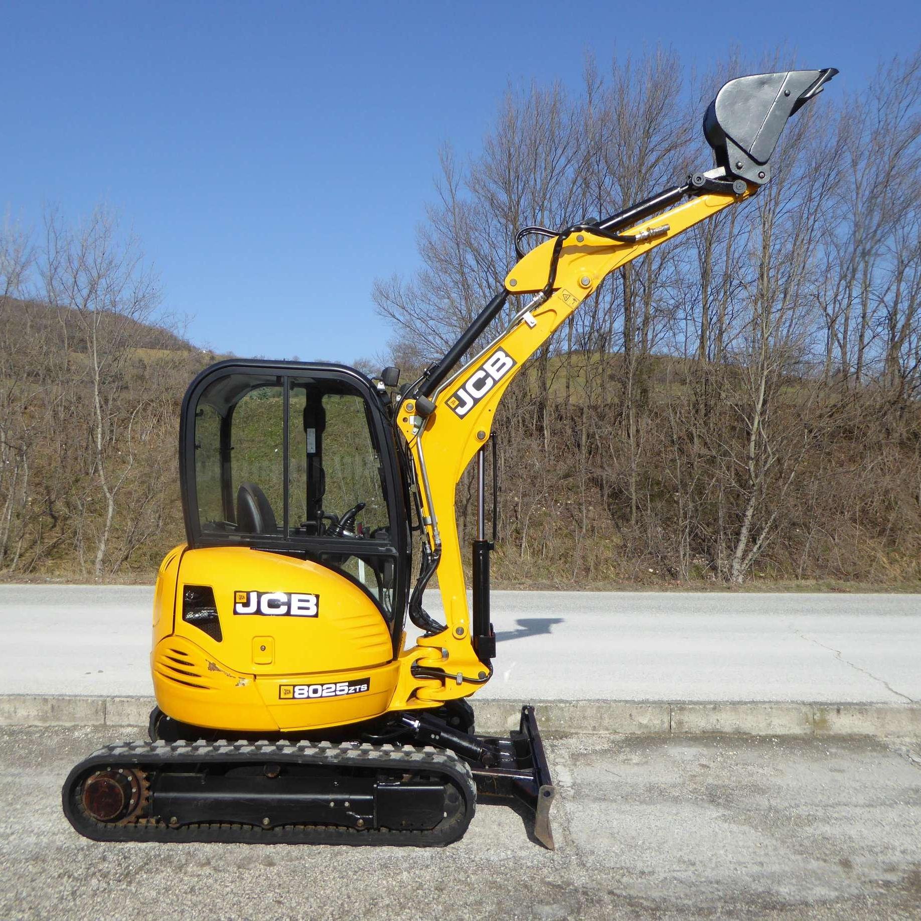 Аренда мини-экскаватора JCB 8025