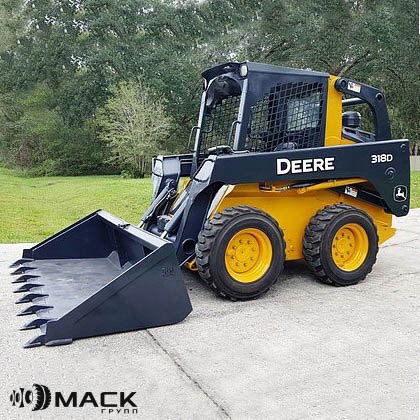 John Deere 318D